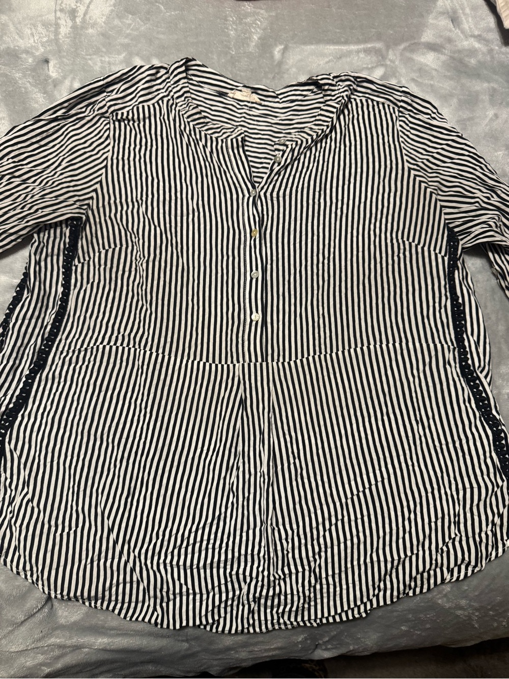 Striped Black & White Women’s Top